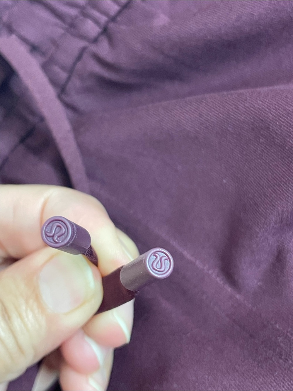 Lululemon Soft Jersey Mid-Rise Curved-Hem
Short 3" Women’s Size L (Garnet) - Picture 14 of 16